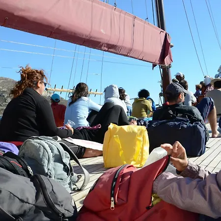 Úszó hotel Milos Trips - Thalassitra Sailing Travel Agency Adámasz